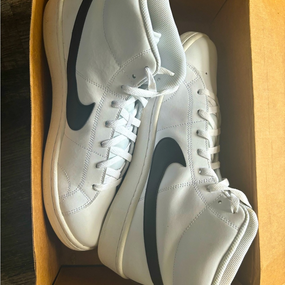 Nike shoes M court Royals 2 mid